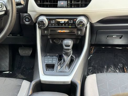Used 2025 Toyota RAV4 XLE w/ Convenience Package AWD/4WD image 18