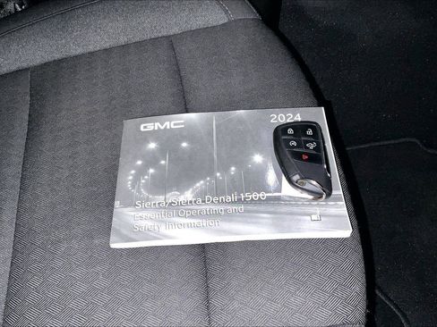 Used 2024 GMC Sierra 1500 Elevation image 13