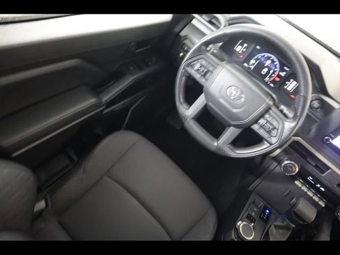 Used 2025 Toyota Tacoma SR w/ SR Upgrade Package AWD/4WD image 17