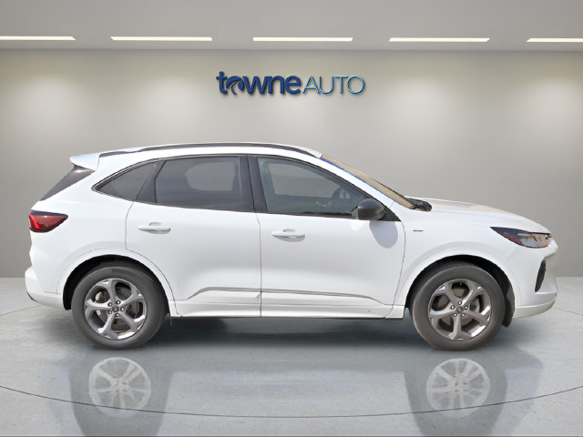 Used 2023 Ford Escape ST-Line w/ Tech Pack #1 AWD/4WD image 5