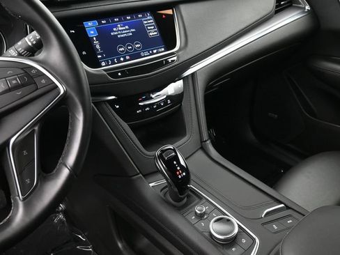 Certified 2024 Cadillac XT5 Luxury FWD image 8