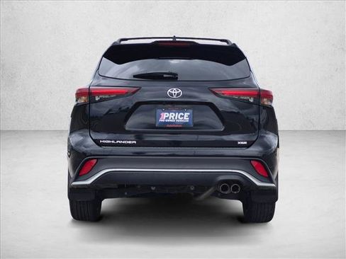 Used 2024 Toyota Highlander XSE FWD image 6