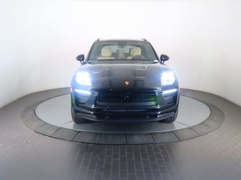 Certified 2026 Porsche Macan AWD/4WD image 10