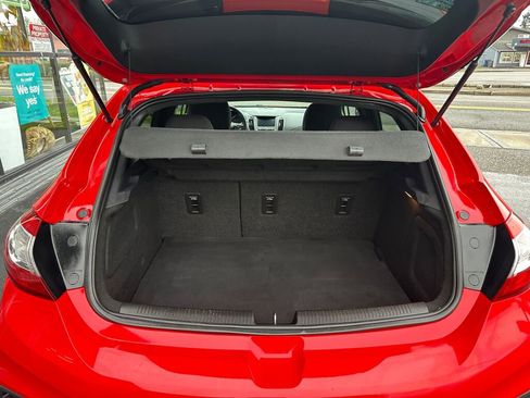 Used 2017 Chevrolet Cruze LT w/ Convenience Package image 11