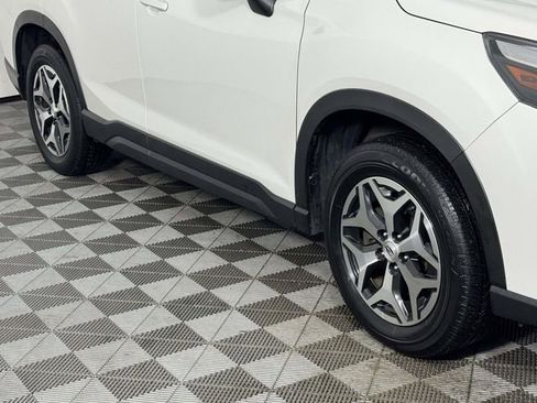 Used 2023 Subaru Forester Premium AWD/4WD image 12