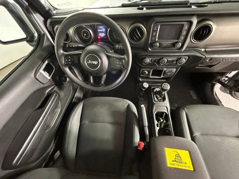 Used 2019 Jeep Wrangler Sport AWD/4WD image 18