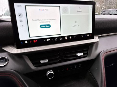 Used 2025 Ford Explorer ST-Line w/ ST-Line Street Pack image 16