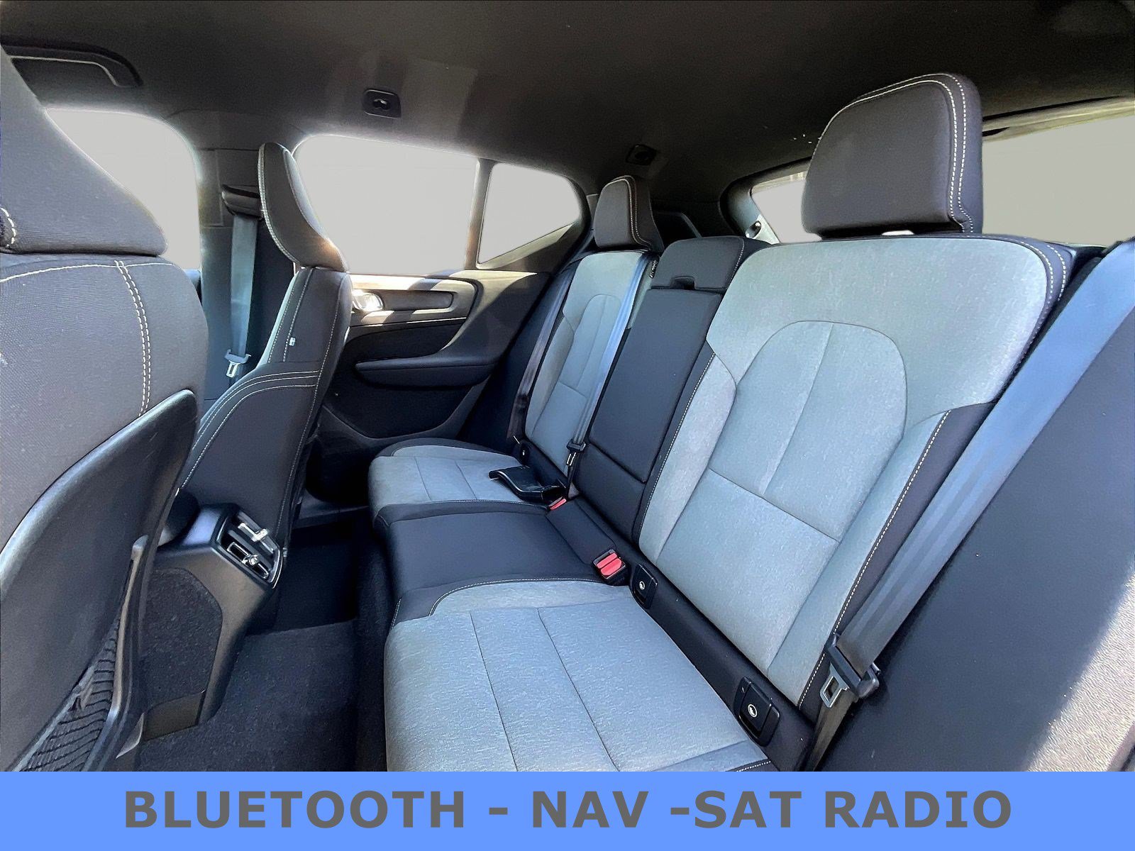 Used 2023 Volvo XC40 B5 Core AWD/4WD image 22