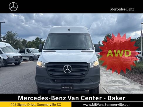 Used 2024 Mercedes-Benz Sprinter 2500 image 8