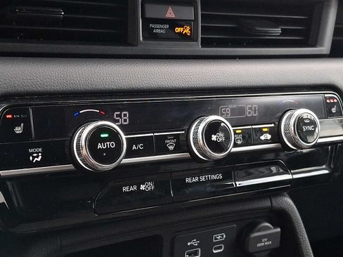 Used 2025 Honda Pilot Sport image 14