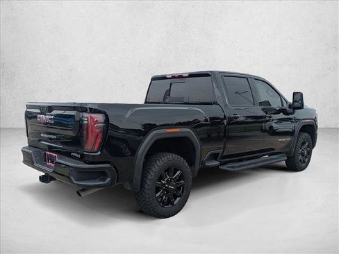 Used 2025 GMC Sierra 2500 AT4 w/ AT4 Preferred Package AWD/4WD image 5