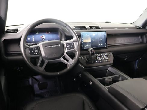 Used 2025 Land Rover Defender 110 X-Dynamic SE AWD/4WD image 3