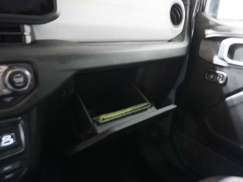 Used 2024 Jeep Wrangler Unlimited Sport image 17