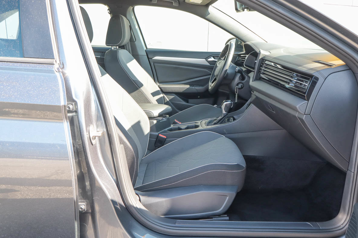 Used 2025 Volkswagen Jetta Sport FWD image 23