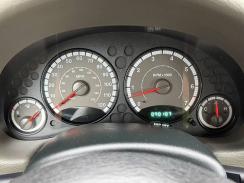 Used 2007 Jeep Liberty Sport AWD/4WD image 21