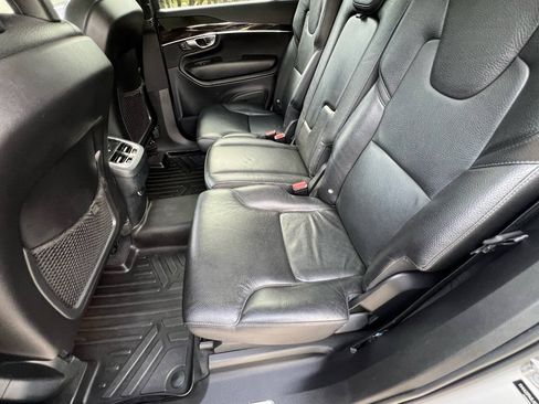 Used 2018 Volvo XC90 T6 Momentum w/ Convenience Package AWD/4WD image 38
