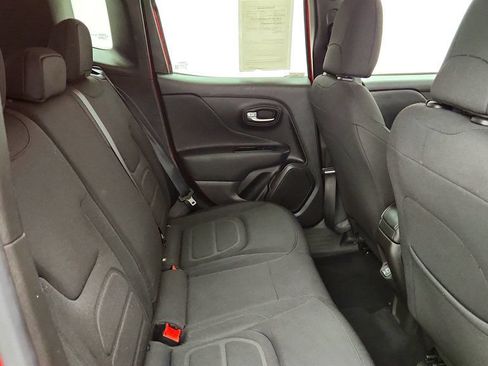 Used 2022 Jeep Renegade Latitude AWD/4WD image 24