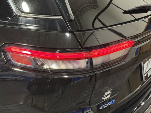 Used 2023 Jeep Grand Cherokee Overland w/ Luxury Tech Group IV image 21