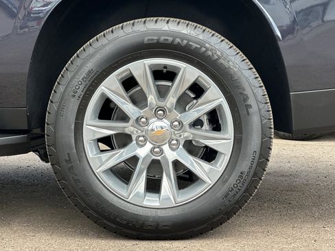 New 2025 Chevrolet Suburban Premier image 28