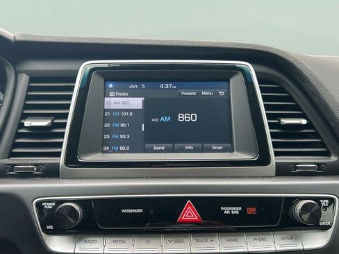 Used 2018 Hyundai Sonata SE FWD image 18