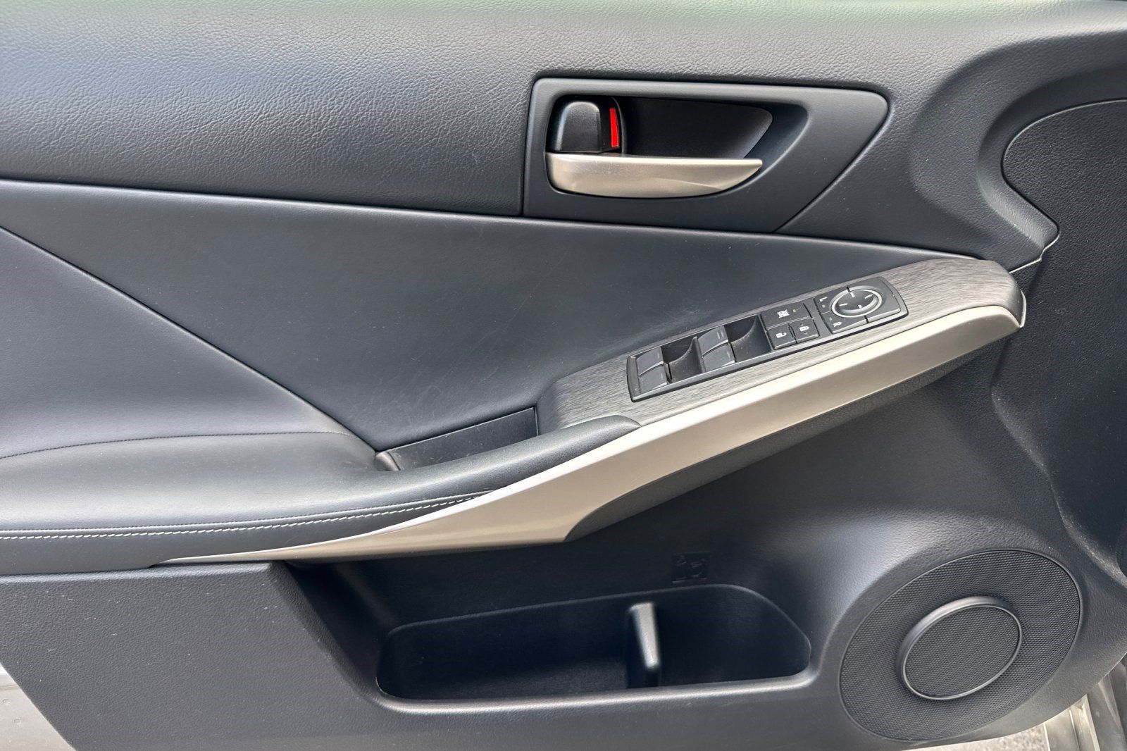 Used 2019 Lexus IS 300 F Sport w/ F Sport Package RWD image 12