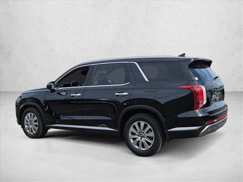 Used 2023 Hyundai Palisade SEL FWD image 4