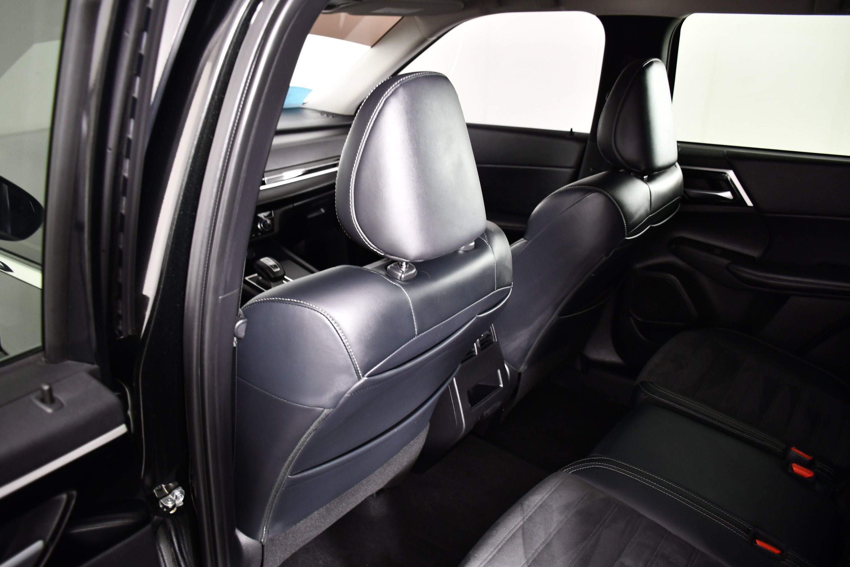Used 2024 Mitsubishi Outlander SE AWD/4WD image 44
