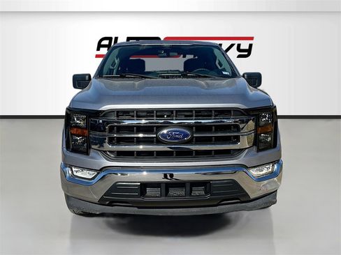 Used 2021 Ford F150 XLT image 2
