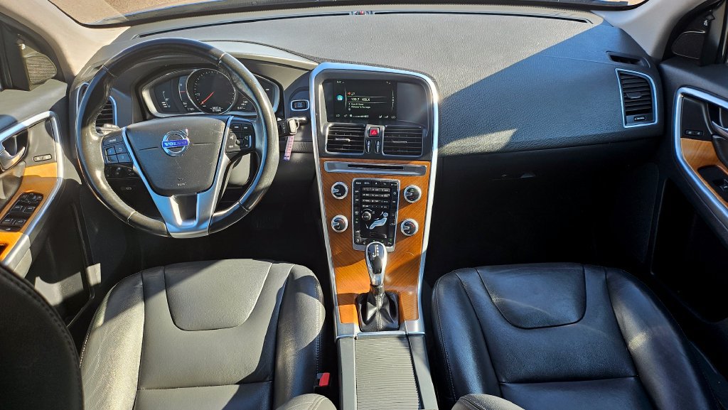 Used 2017 Volvo XC60 T6 Inscription w/ Climate Package AWD/4WD image 5