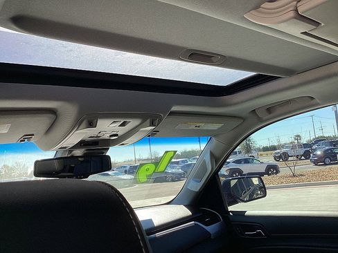 Used 2019 GMC Yukon SLT w/ Graphite Performance Edition image 16