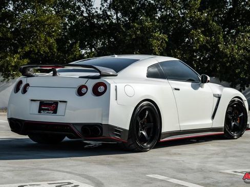 Used 2014 Nissan GT-R Premium image 58