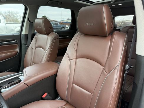 Used 2019 Buick Enclave Avenir w/ Avenir Technology Package image 12