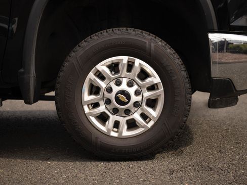 Used 2025 Chevrolet Silverado 2500 LT w/ Convenience Package AWD/4WD image 25