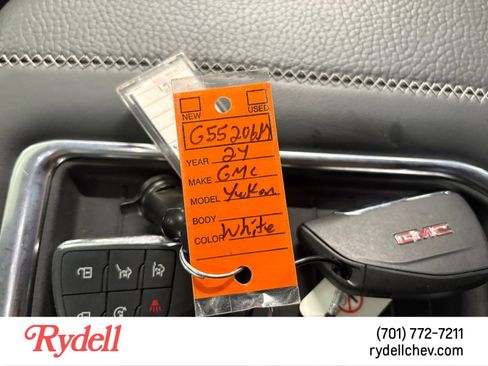Used 2024 GMC Yukon Denali w/ Denali Reserve Package image 22