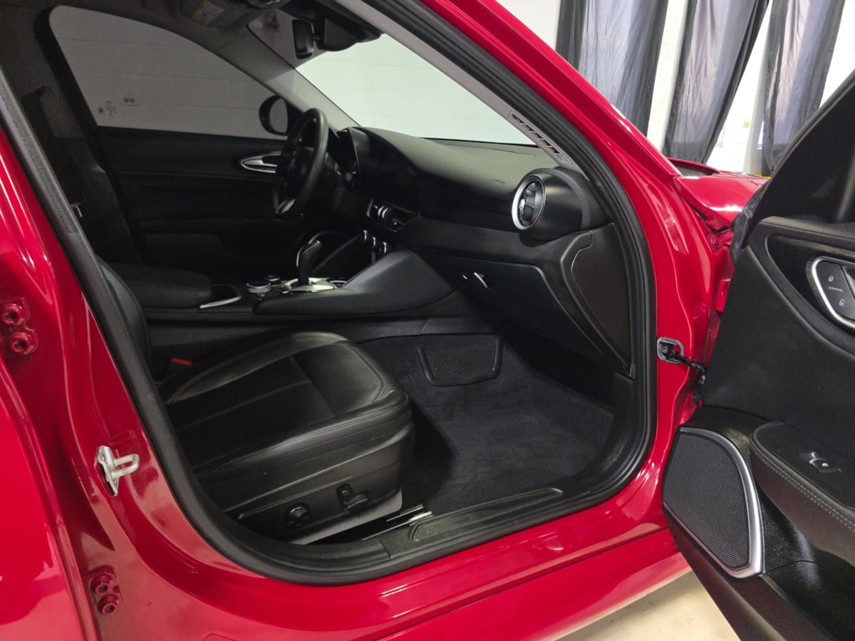 Used 2020 Alfa Romeo Giulia AWD w/ Cold Weather Package image 14