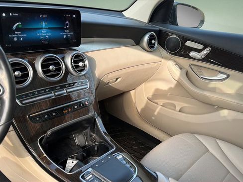 Used 2022 Mercedes-Benz GLC 300 GLC 300 image 24