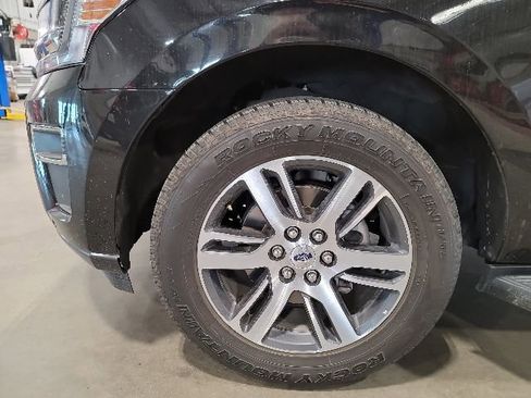 Used 2024 Ford Expedition Limited AWD/4WD image 10