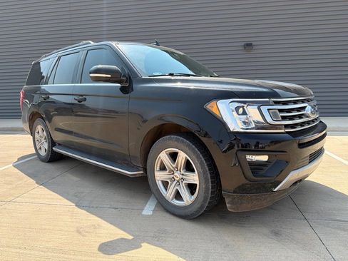 Used 2018 Ford Expedition XLT w/ Equipment Group 202A AWD/4WD image 1