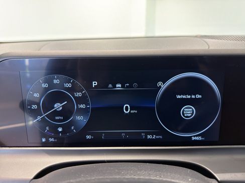 Certified 2025 Kia Seltos EX w/ EX Sunroof Package FWD image 10