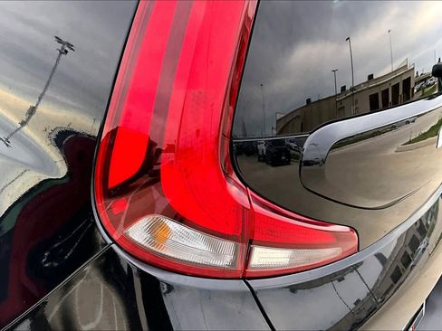 Used 2022 Kia Soul LX w/ Technology Package FWD image 28