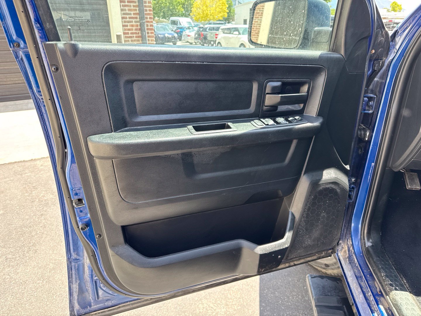 Used 2018 RAM 1500 Express AWD/4WD image 18