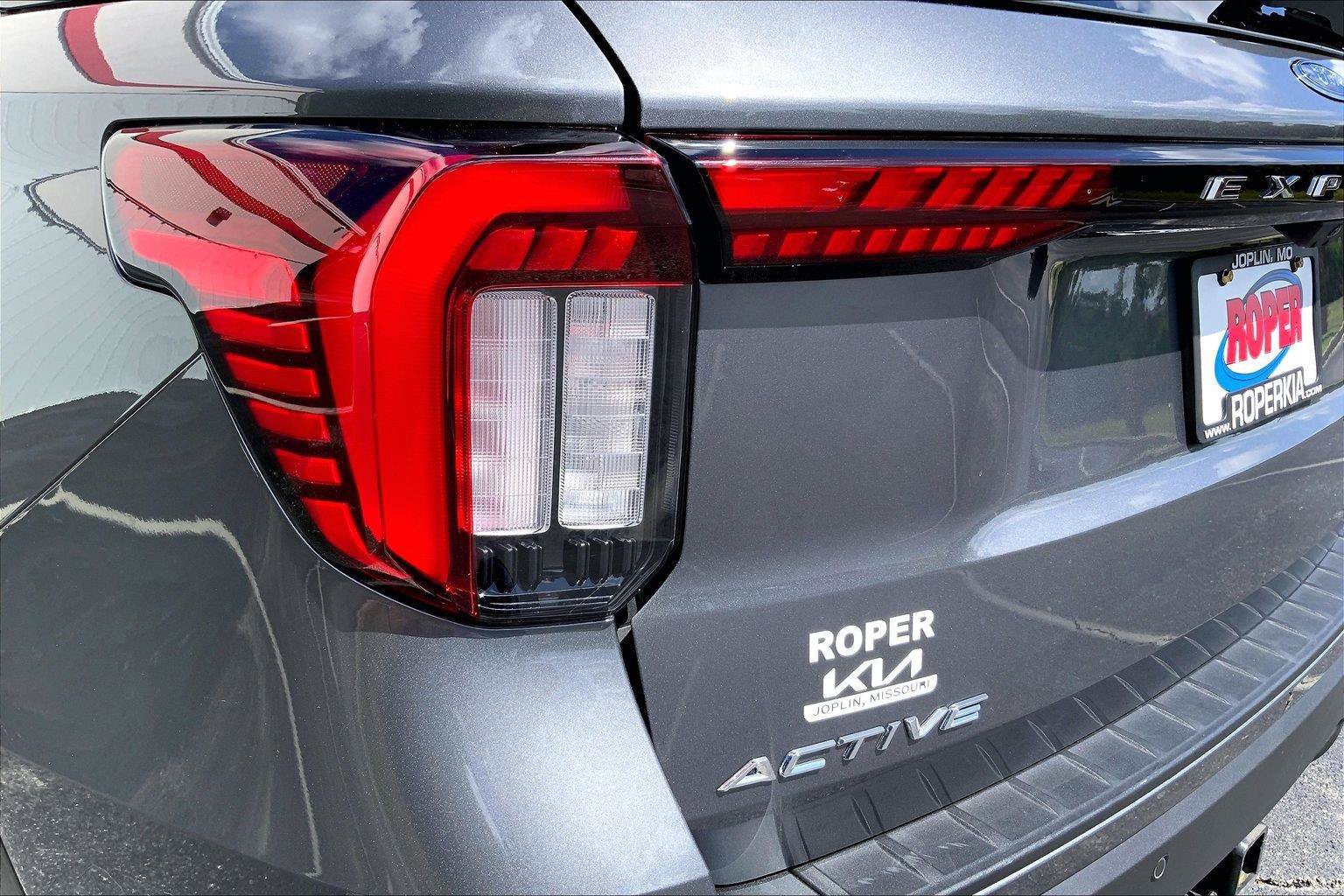 Used 2026 Ford Explorer Active AWD/4WD image 29