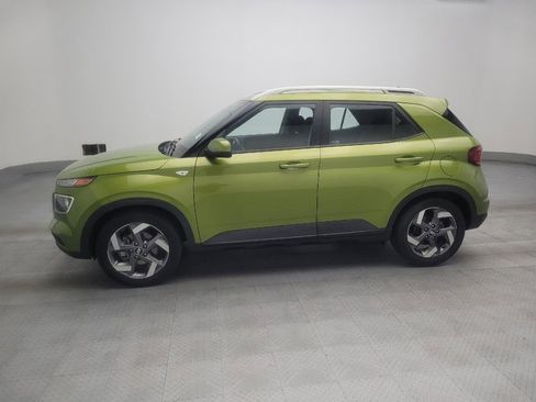 Used 2021 Hyundai Venue SEL image 2