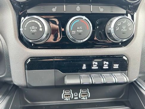 New 2026 RAM 1500 4x4 Crew Cab image 28