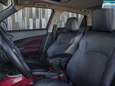 Used 2012 Nissan Juke SL image 12