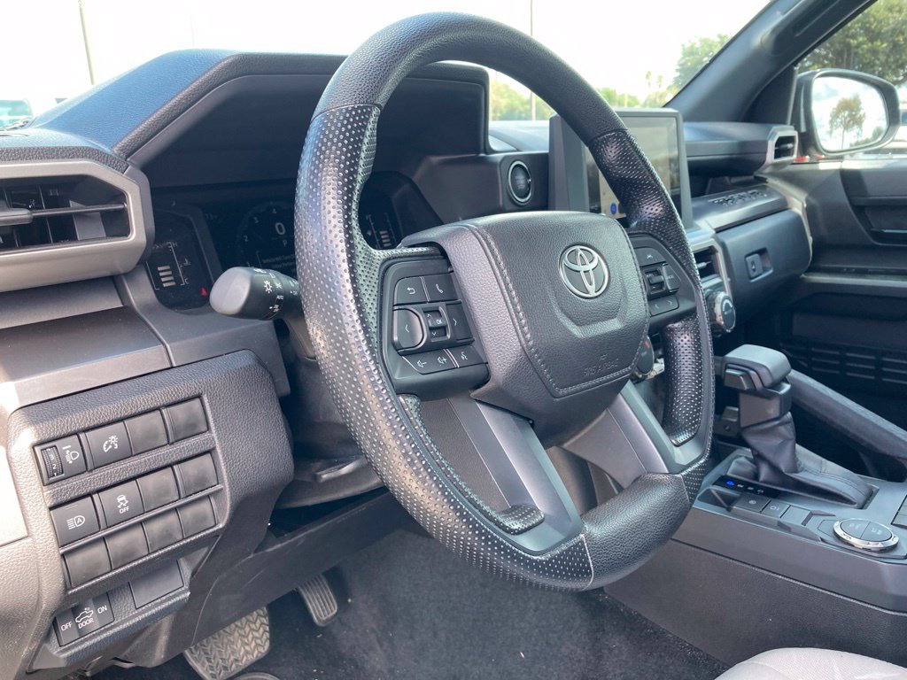 Used 2025 Toyota Tacoma SR5 RWD image 9