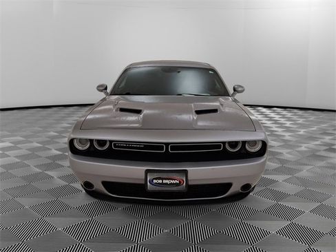 Used 2016 Dodge Challenger SXT w/ Driver Convenience Group image 8