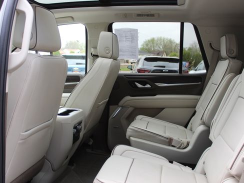 Used 2022 GMC Yukon Denali AWD/4WD image 12