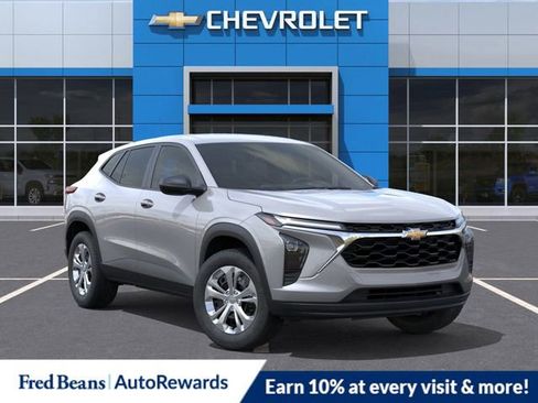 New 2026 Chevrolet Trax LS w/ Driver Confidence Package FWD image 7