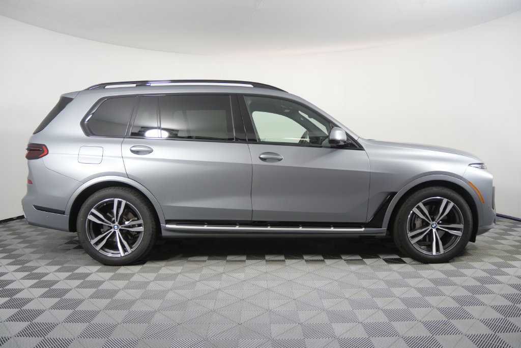 Certified 2026 BMW X7 xDrive40i AWD/4WD image 3